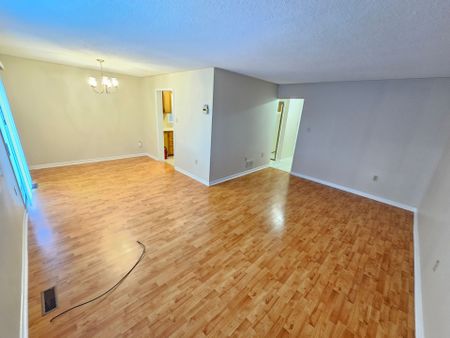 For Lease - 133 Creditstone Road, Brampton, Ontario - Photo 2