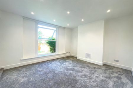 1 bed Flat Rokeby Road, Brockley, SE4 - Photo 3