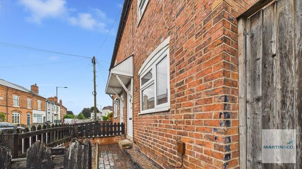 2 bedroom semi-detached house to rent - Photo 1