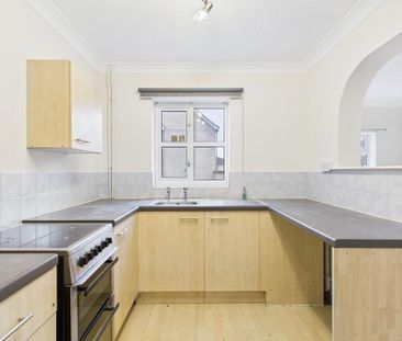 3 bedroom semi-detached house to rent - Photo 6