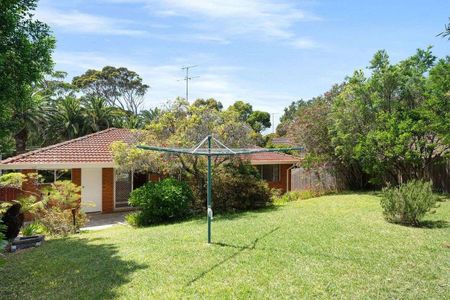 Coastal Comfort in a Prime Mona Vale Location - Photo 5