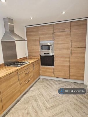 3 bedroom terraced house to rent - Photo 1