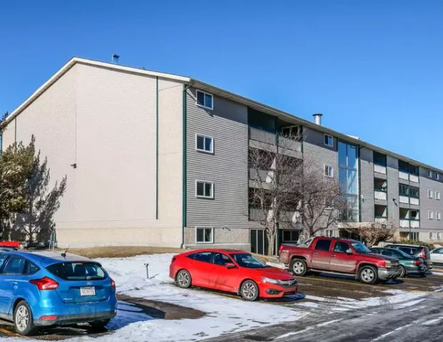 1 Bedroom suite In Adult only Walk-up | 1624 48 Street Northwest, Edmonton - Photo 1