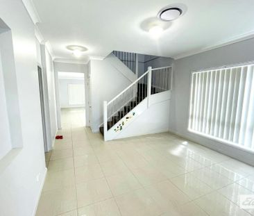 Near New Luxury house with 4 Bedrooms plus STUDY - Photo 4
