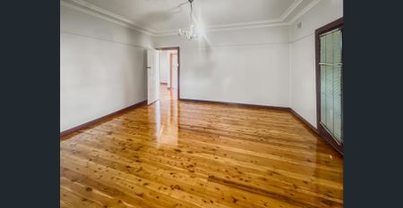 Well Presented Family Home! - Photo 5