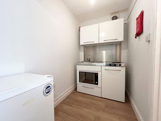 Studio to rent - Photo 1