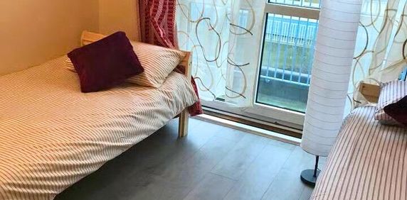 3 bedroom flat to rent - Photo 2