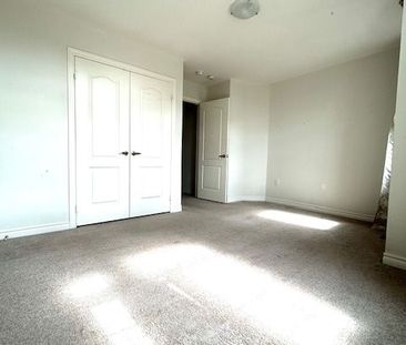 For Lease - 1449 Chretien Street, Milton, Ontario - Photo 4