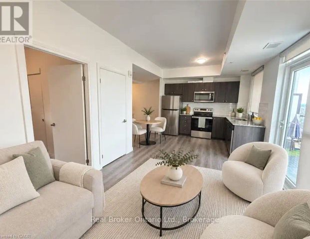 2011 - 108 GARMENT STREET — 1 Bedroom - Photo 1