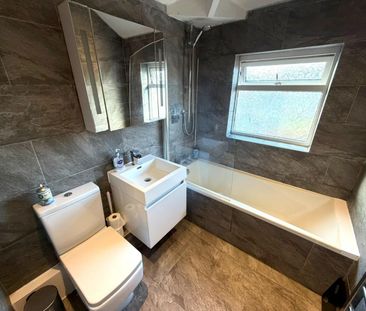 3 bedroom House To Let - Photo 6