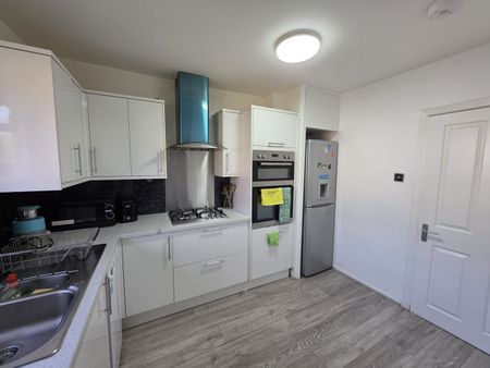 2 Bed Terraced House, Ochiltree Gardens, EH16 - Photo 4