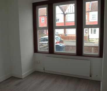 4 bedroom terraced house to rent - Photo 4