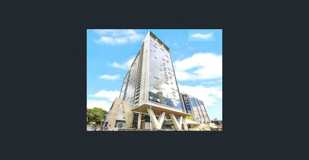 LUXURY TWO BEDROOM APARTMENT WITH CITY VIEWS - Photo 5