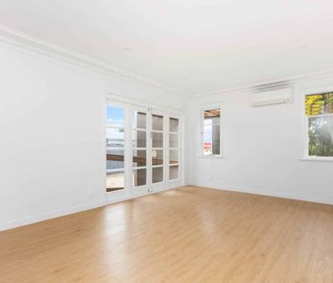 Rooms for rent on Lincoln Rd - Photo 1