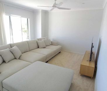 Peaceful Coastal Home with furnished rooms - Photo 4