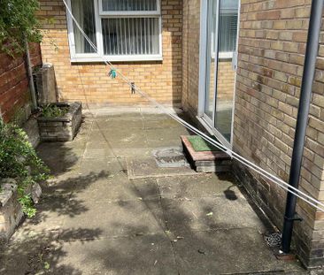 1 bedroom in a house share to rent - Photo 3