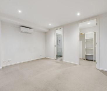 Contemporary Urban Living in a Prime Location - Photo 3