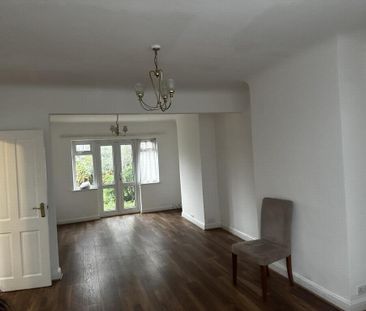 3 bedroom semi-detached house to rent - Photo 3