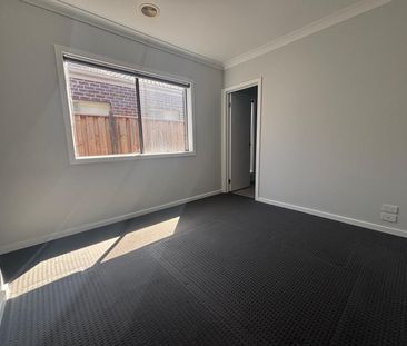 Spacious 4-Bedroom, 2-Bathroom Home with Double Garage - Perfect fo... - Photo 4