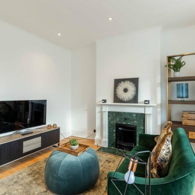 3 bedroom flat to rent - Photo 1