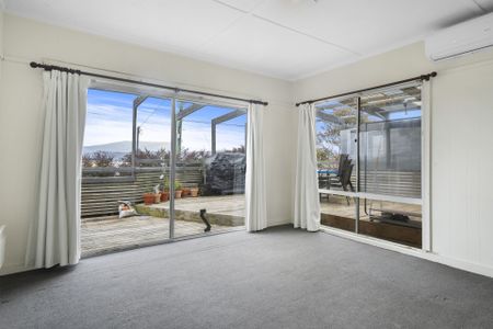 Coastal Charm in Opossum Bay - Photo 2