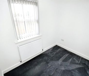 3 bedroom end of terrace house to rent - Photo 1