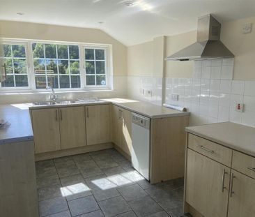 3 bedroom detached house to rent - Photo 6