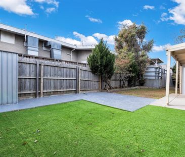 8 Lunn Court, Altona Meadows VIC 3028 - House For Rent | Domain - Photo 3