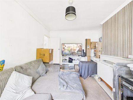 2 bedroom maisonette to rent - Photo 2
