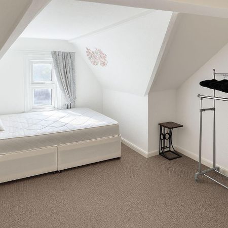 2 bedroom flat to rent - Photo 4