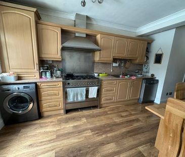 3 Bed Detached House, Eastern Avenue, IG2 - Photo 5