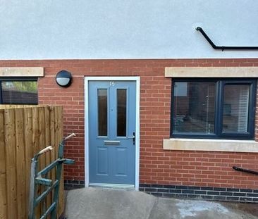 1 Bed Flat, Villa Street, NG9 - Photo 2