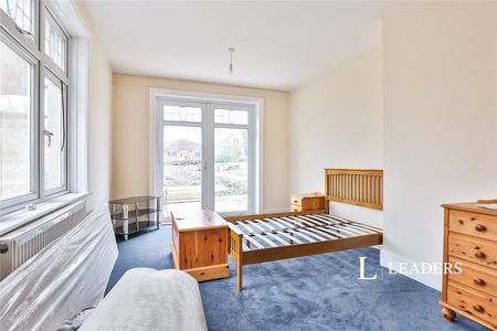 1 bedroom house to rent Blandford Road, Poole, Dorset, BH15 - Photo 4