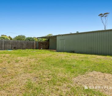 4 Bedroom, 6 Car Garage - Photo 5