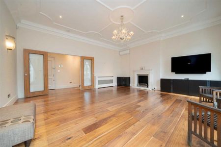 3 bedroom flat to rent - Photo 2