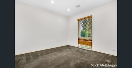 Warm, Welcoming & Wonderfully Located - The Perfect Place to Call Home! - Photo 5