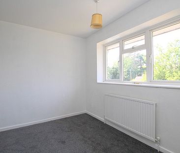 3 Bedroom Terraced House - Photo 4