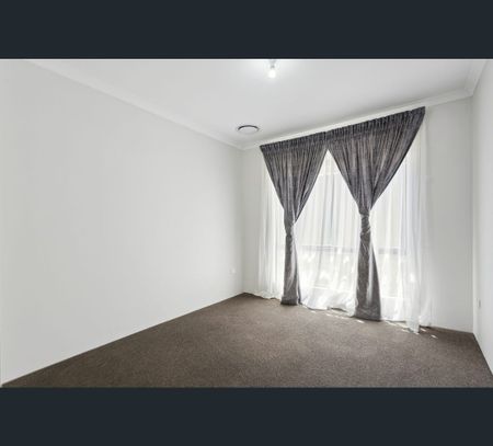 17 Arylide Gr, Eglinton, WA 6034 - Photo 2