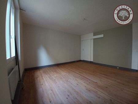 Location Appartement 3 pièces 96m² L ISLE JOURDAIN 32600 - Photo 2