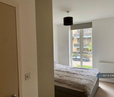 1 bedroom in a flat share to rent - Photo 4