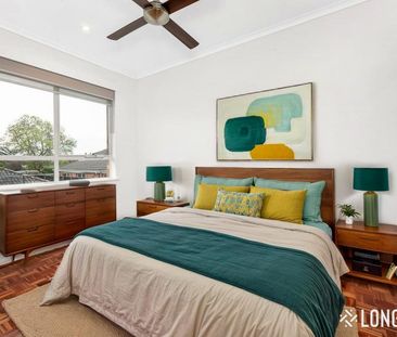 Private, Updated & Perfectly Positioned - Photo 2