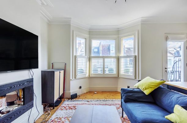 3 bedroom flat to rent - Photo 1