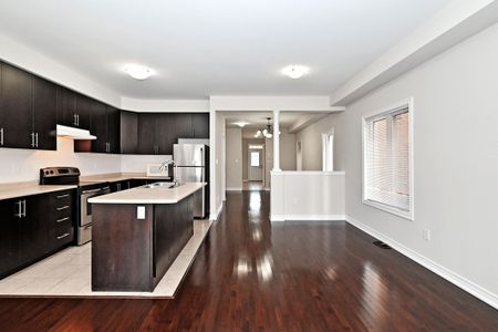 For Lease - 110 Southdown Avenue, Vaughan, Ontario - Photo 4