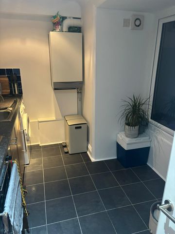 Garden Flat for Rent on High Street in Berkhamsted - Photo 5