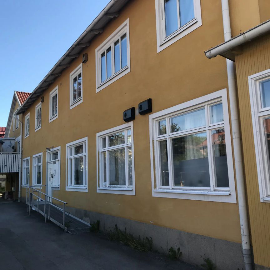 Trea i centrala Sala två trappor upp - Photo 1