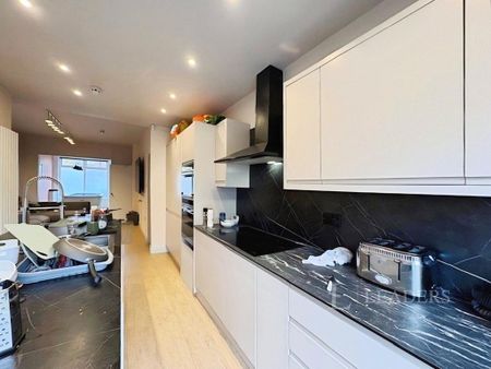 6 bedroom house to rent - Photo 3