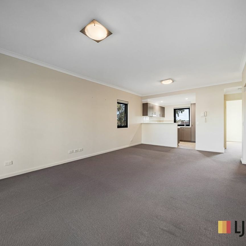 2x2x2 apartment with study nook - Photo 1