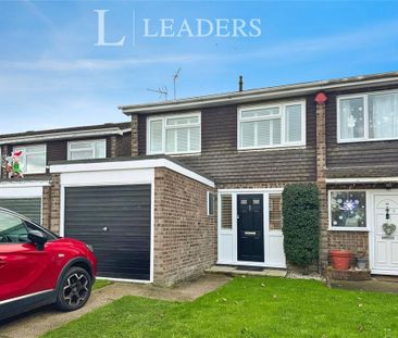 3 bedroom semi-detached house to rent - Photo 4