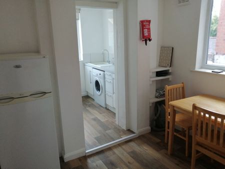 Room in a Shared House, Denman Road, SE15 - Photo 3