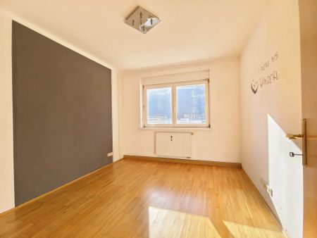 Wohnung direkt am Europaplatz mit Einbauküche und Terrasse! - Photo 5